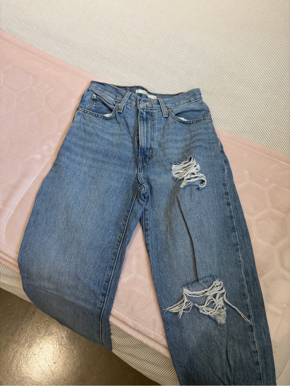 Levi’s ‘94 baggy - size 24 - women